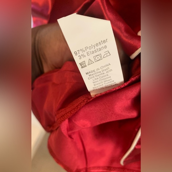 Dark pink satin 2 piece short pajama set (only one set for sale) - Picture 12 of 12